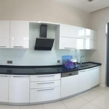 Furnished In Western イスタンブール